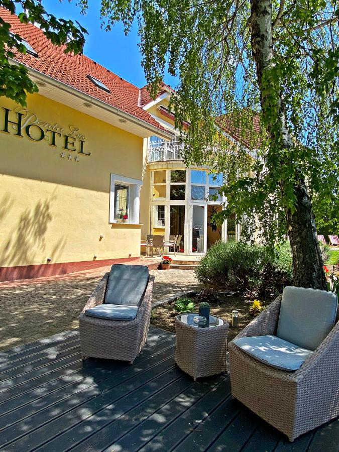 Hotel Penta Lux 터터 외부 사진
